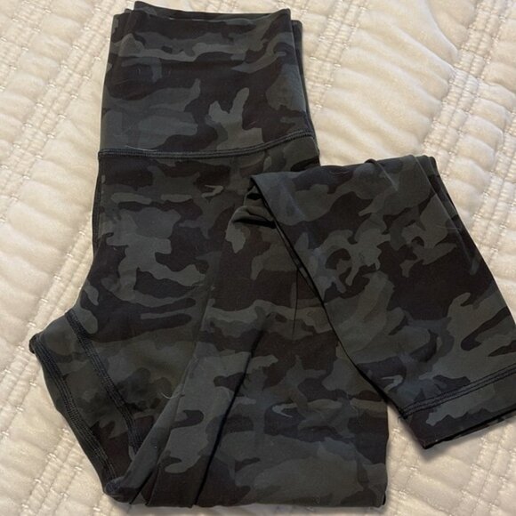 Lululemon Align Green Camo Leggings - Picture 2 of 3
